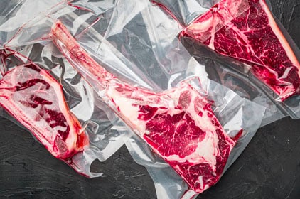 La viande est emballé individuellement sous-vide